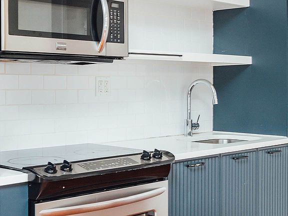 4th image of 176 Bainbridge St #2