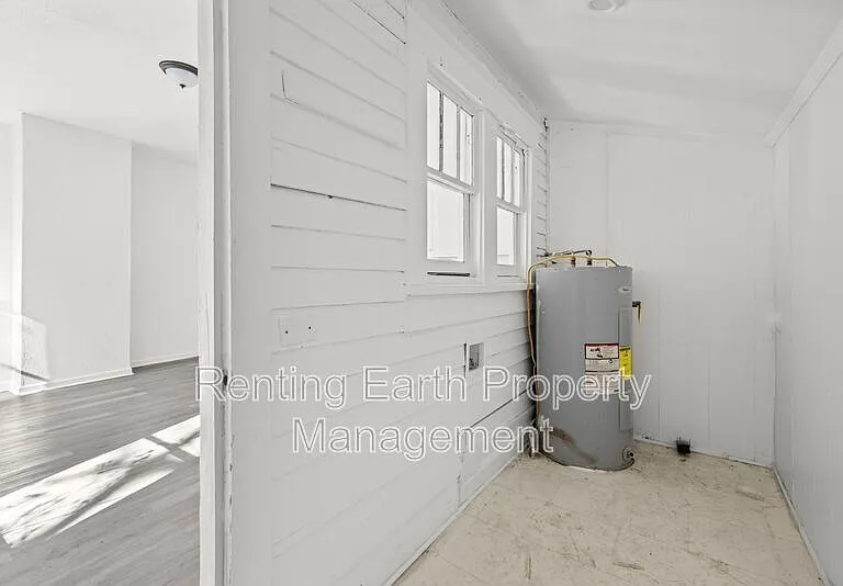 1217 Fulton Ave — Photo 8