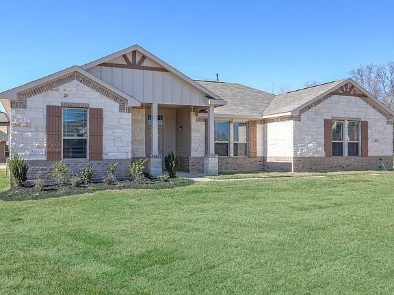 3rd image of 103 Jessica Dr