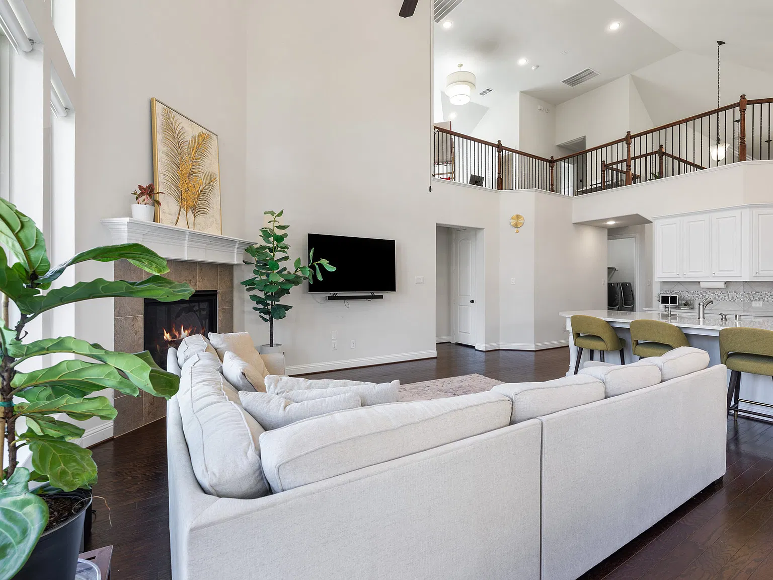 5 bed, 3314 sqft, $3,950 — Photo 4