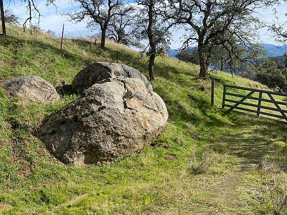 4th image of 27833 Buckeye Canyon Rd