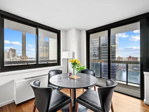 515 East 72nd Street image 2 of 11