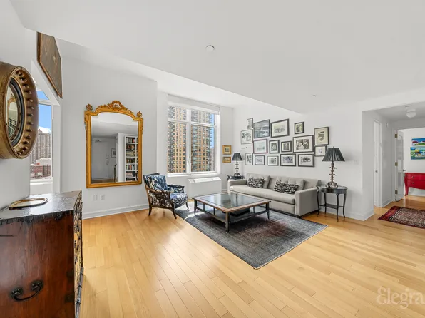 80 Riverside Boulevard image 6 of 17