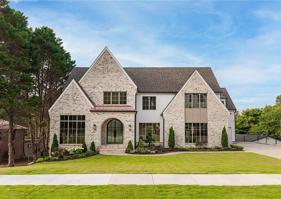 1st image of 228 Thomas Cir