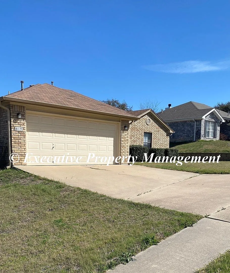 Building Photo - 917 Whirlaway Dr