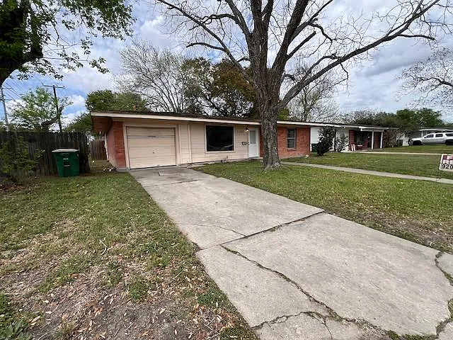 3 bed, 1.5 bath, 1664 sqft, $1,450 — Photo 2