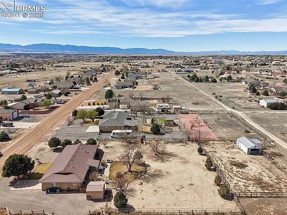 2nd image of 1003 W Camino Al Cielo