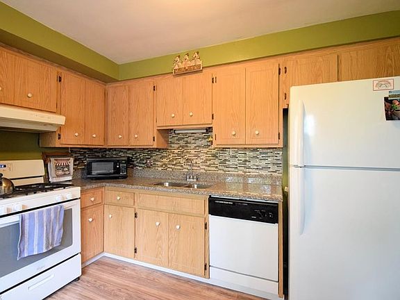 2nd image of 3320 Jeanne Dr