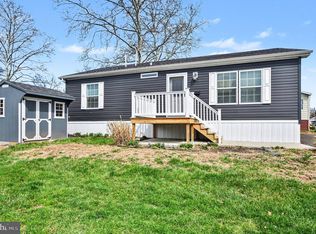 215 Green Hill Dr, Green Lane, PA 18054