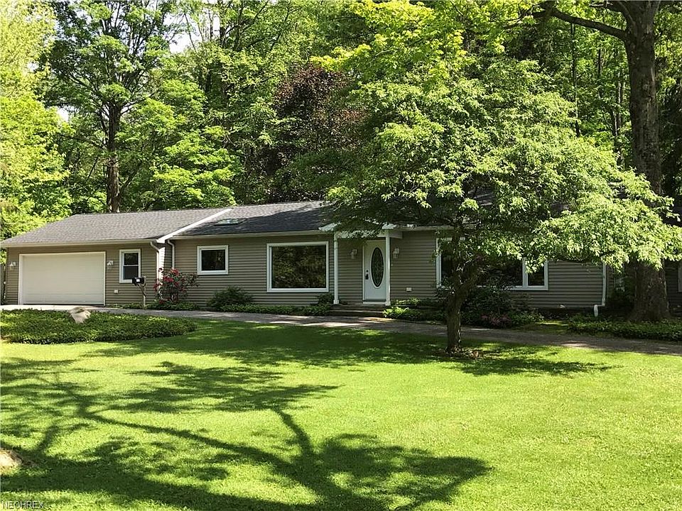 1st image of 9869 Strawberry Ln