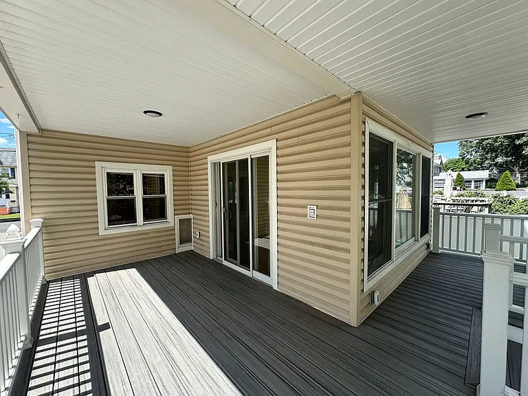 321 Hemlock St — Photo 14