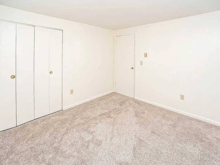 Ashley Arms Apartments — Photo 31