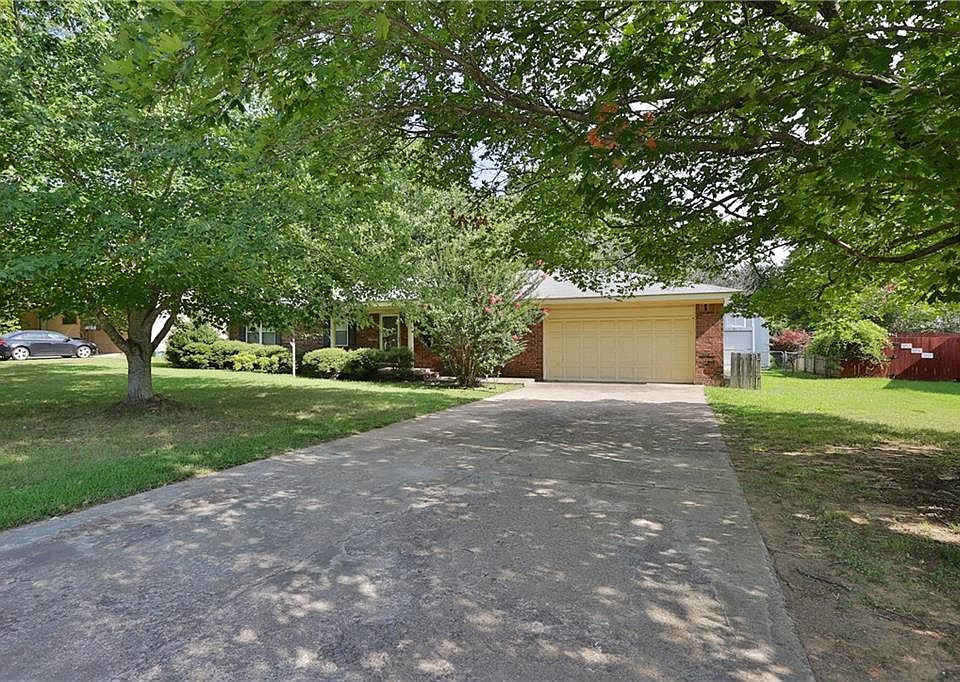 1st image of 2424 E Elaine Ave