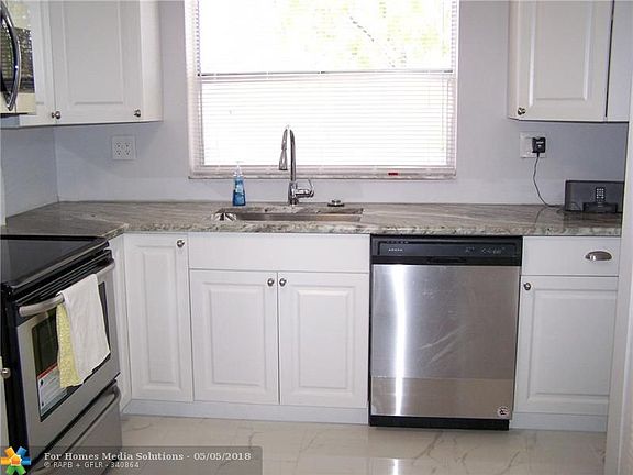 5th image of 9241 Sunrise Lakes Blvd APT 207