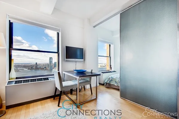 Rented by City Connections Realty | media 2