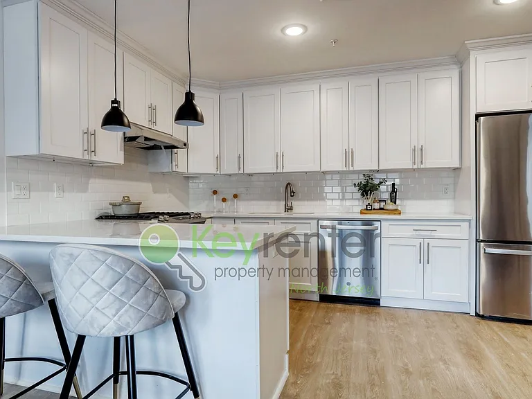 176 Pennington Ave #14 — Photo 1