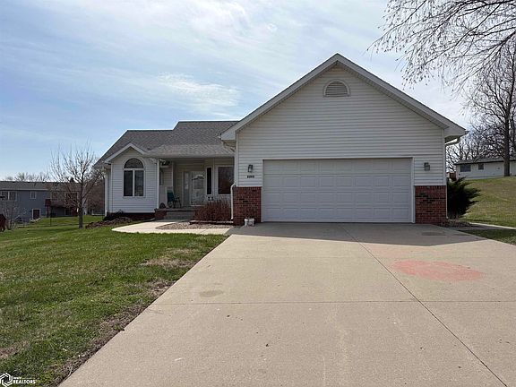 4th image of 2203 Woodfield Dr