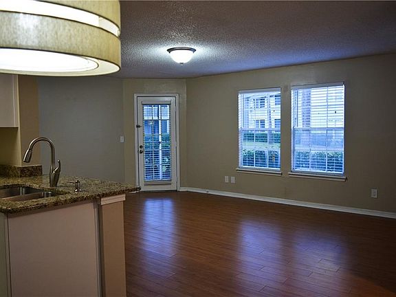 5th image of 5992 Westgate Dr APT 103
