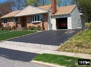 45 Willits Rd, Glen Cove, NY 11542