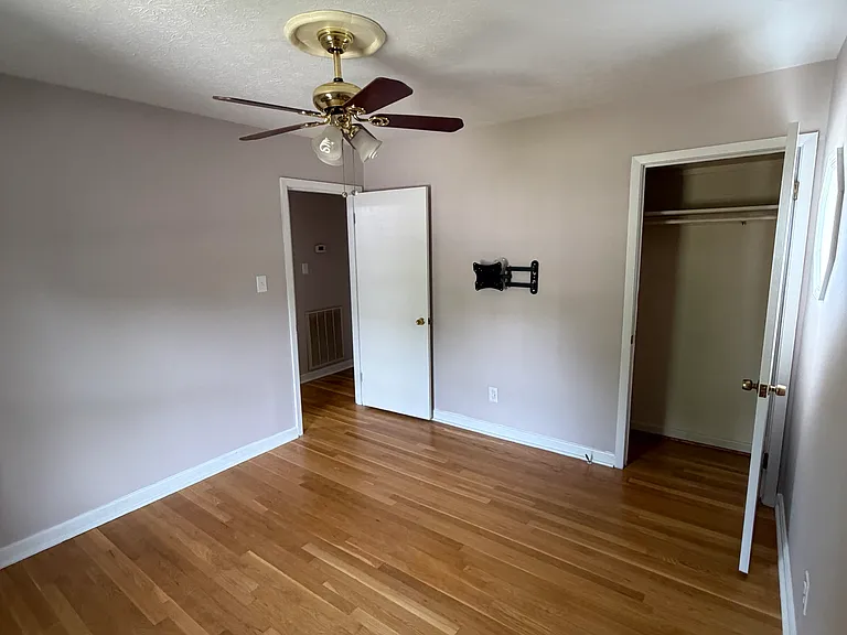 1922 Island Home Ave — Photo 10