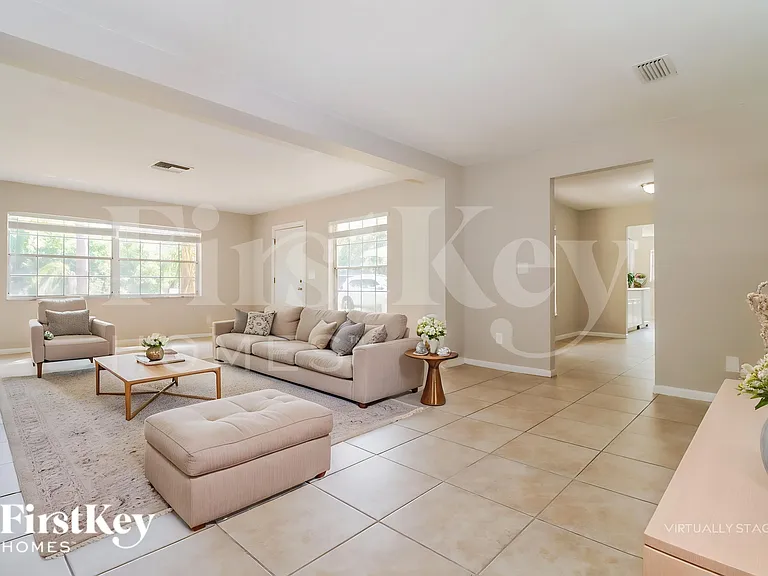 9303 N Edison Ave — Photo 3