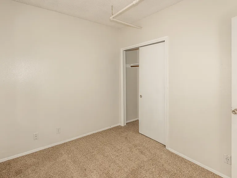 Grandview Apartments — Photo 14