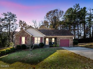 5004 Summer Ridge Rd, Fayetteville, NC 28303