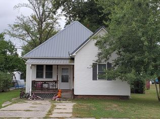 1006 S 4th St, Clinton, IN 47842