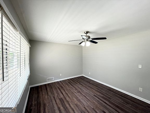 5th image of 2185 Chinaberry Way SW