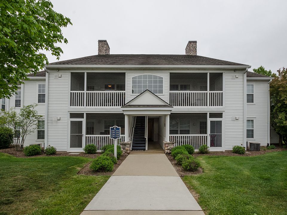 1st image of 2744 S Knightsbridge Cir