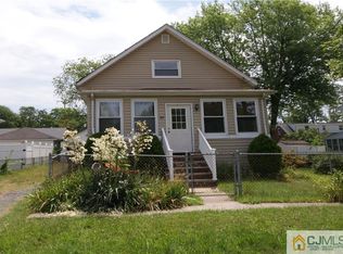 24 Elmwood Ave, Edison, NJ 08837