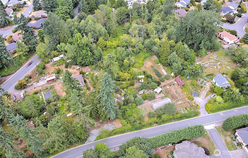2nd image of 17204 Northup Way