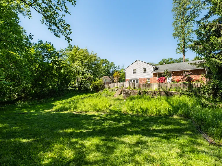 1390 Paxon Pl — Photo 46