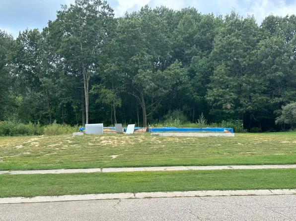 1582 Carolyn Dr, Benton Harbor, MI 49022