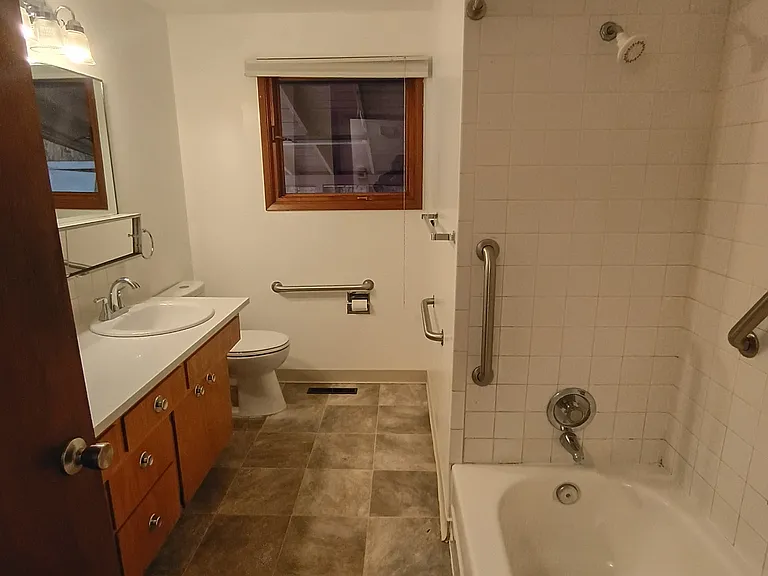 5904 N Addison St #507 — Photo 6