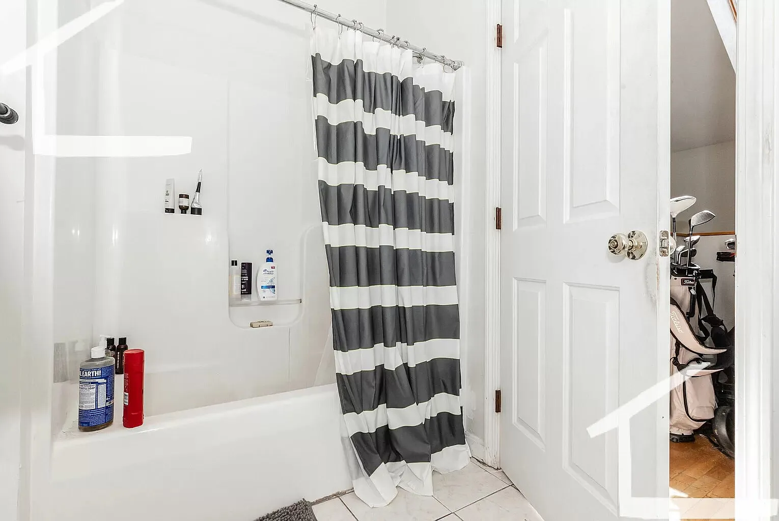 3 bed, 9999 sqft, $4,500 — Photo 4