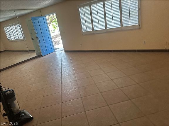 5th image of 185 Pecos Way #6