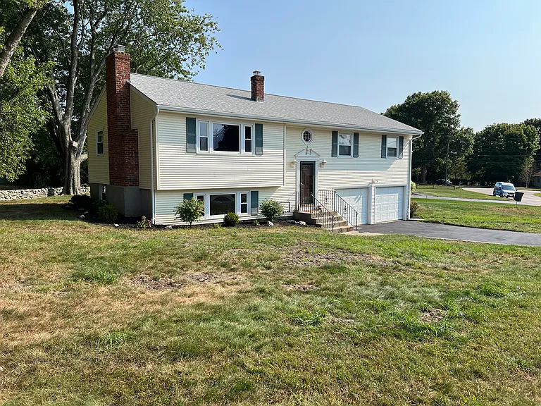 7 Wedgewood Dr — Photo 1
