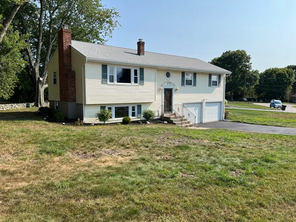 7 Wedgewood Dr, Middletown, RI 02842