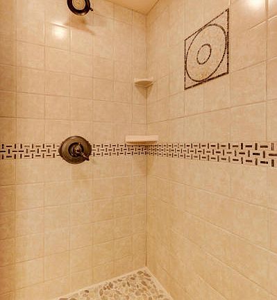 3rd image of 7817 Jefferson Oaks Dr