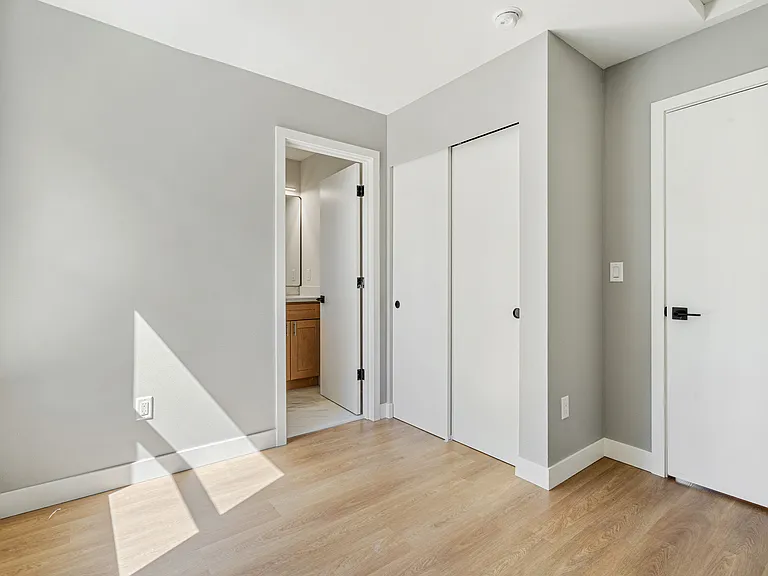 850 S Donovan St #B — Photo 6