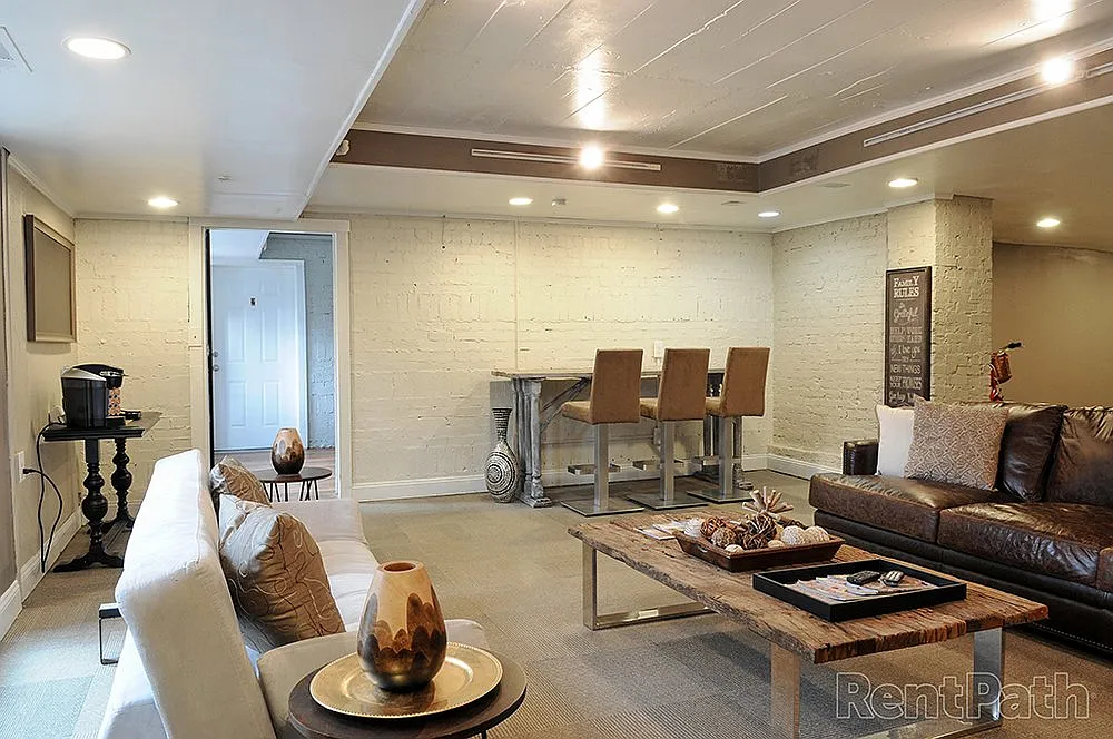 Buckhead Townhomes and Gardens — Photo 2