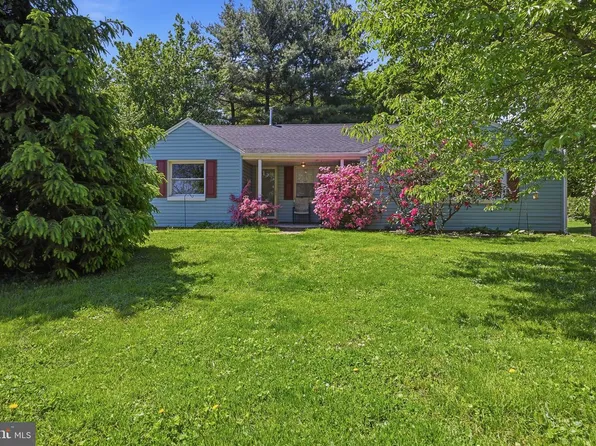 330 Cedar Ln, Mount Joy, PA 17552