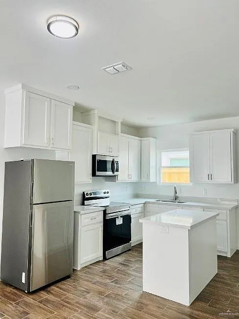 3 bed, 2.0 bath, 4306 sqft, $1,250 — Photo 2