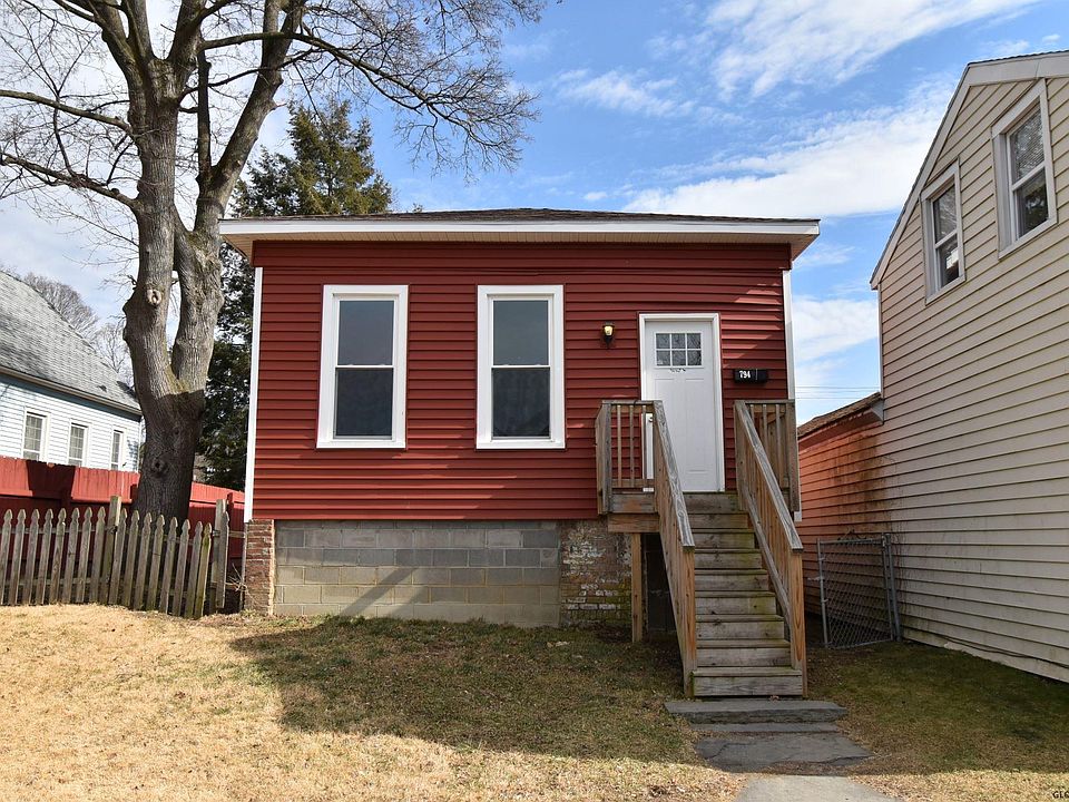 1st image of 794 4th Ave