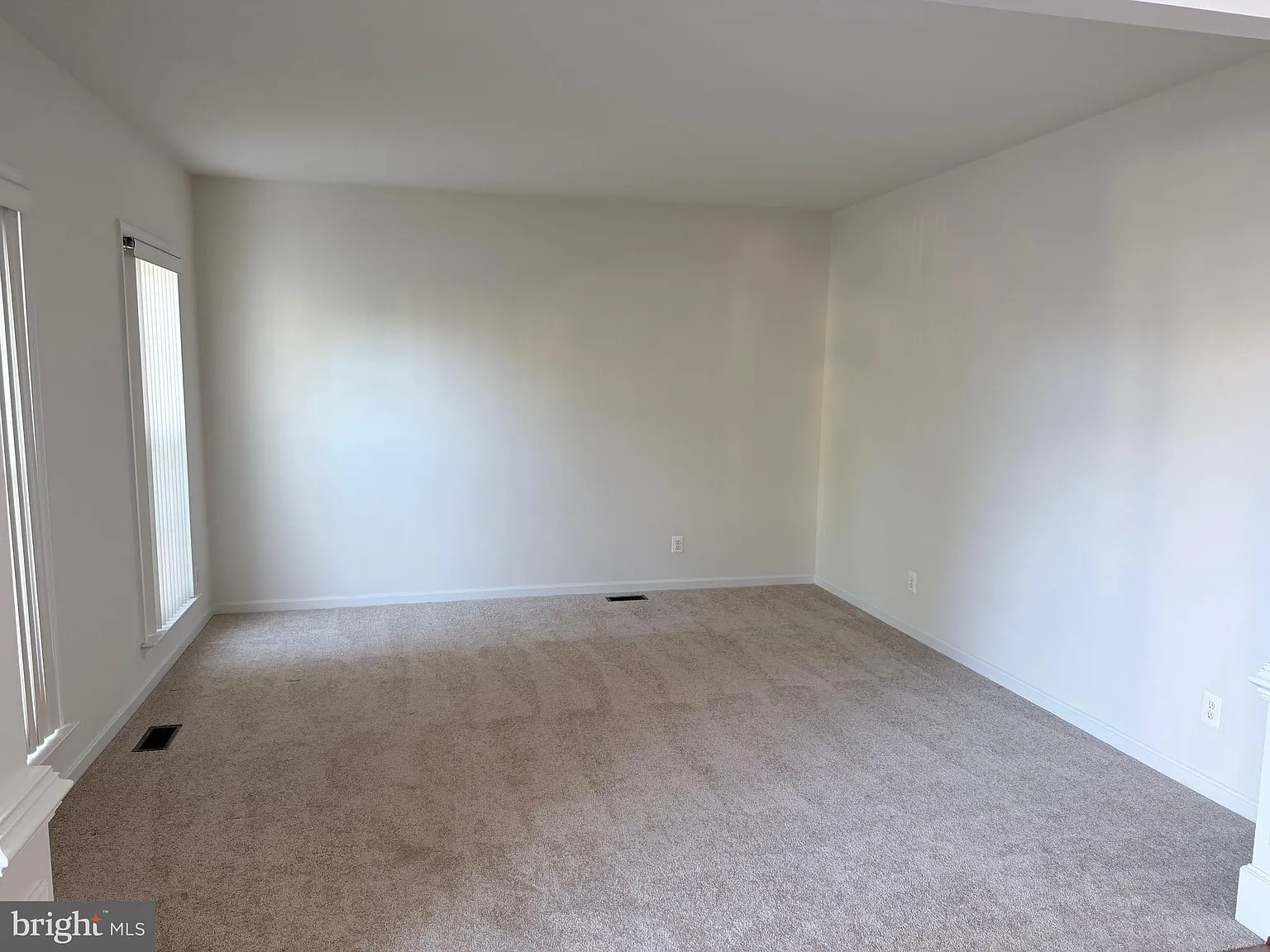4 bed, 3.5 bath, 3414 sqft, $3,800 — Photo 4