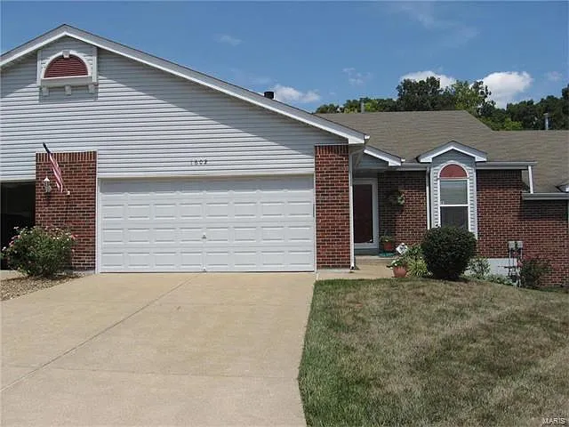 1602 Lienemann Dr photo 1