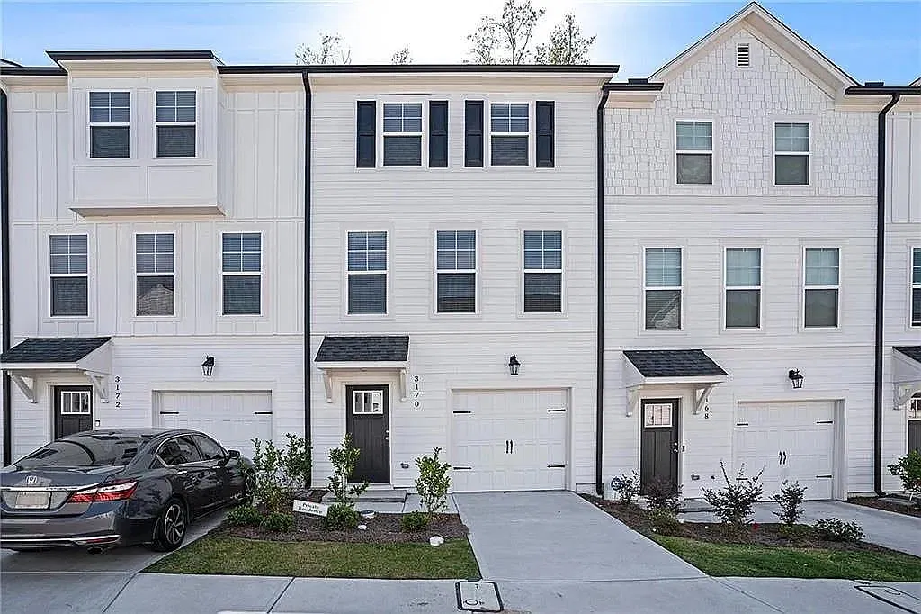 4 bed, 3.5 bath, 1941 sqft, $2,650 — Photo 1