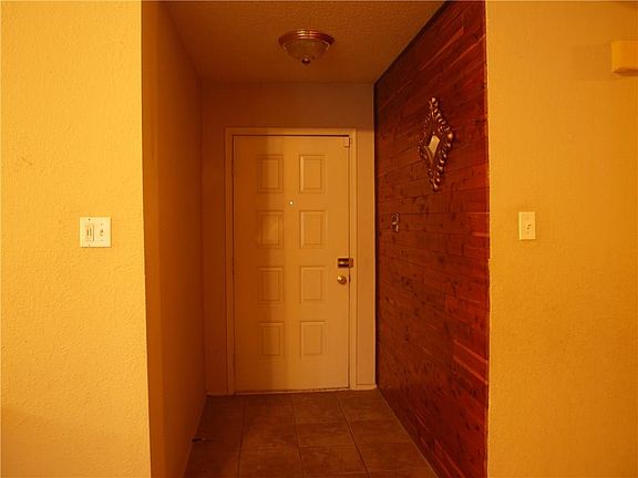 2nd image of 517 Clover Dr