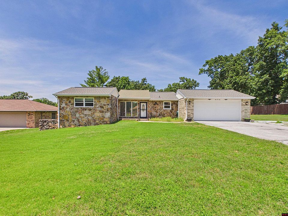 1st image of 104 Louann Dr